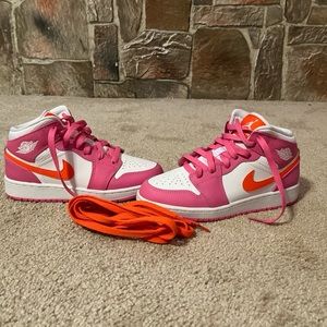 Jordan 1 Mid “Pinksicle”